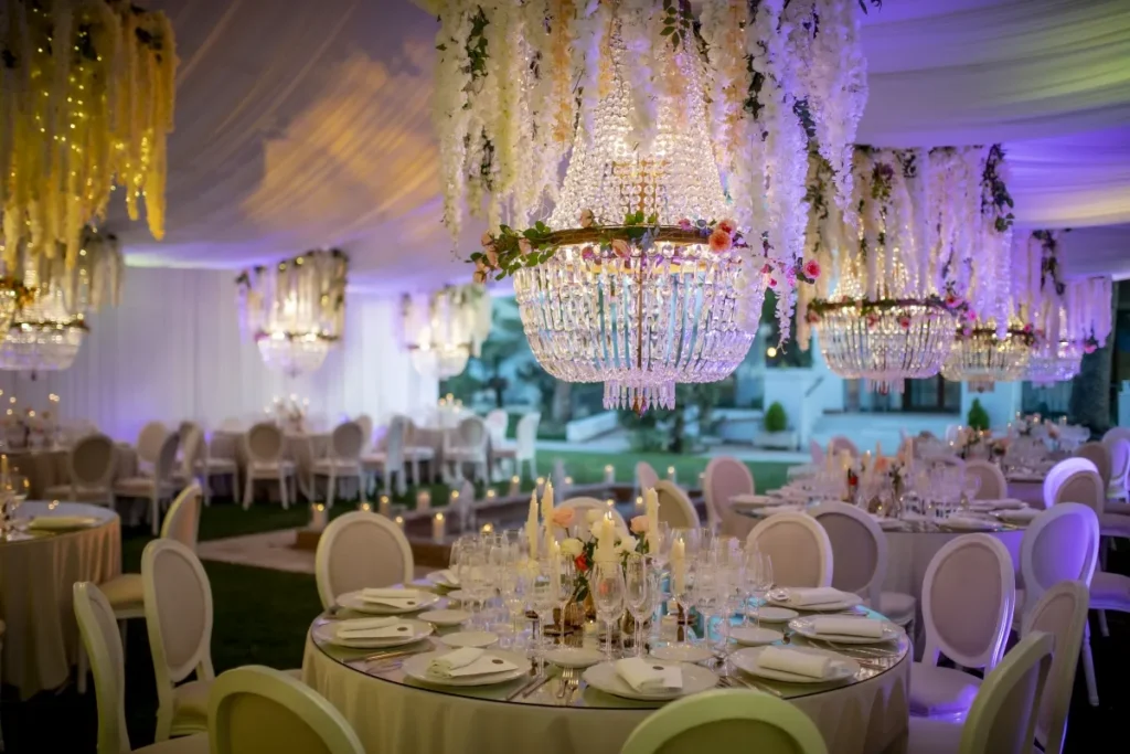 Alquiler de lámparas de cristal para eventos de lujo en Málaga
